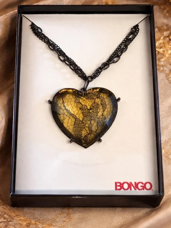Rare Y2K BONGO Lace Heart Statement Necklace w/ Leopard Box - Picture 1 of 2
